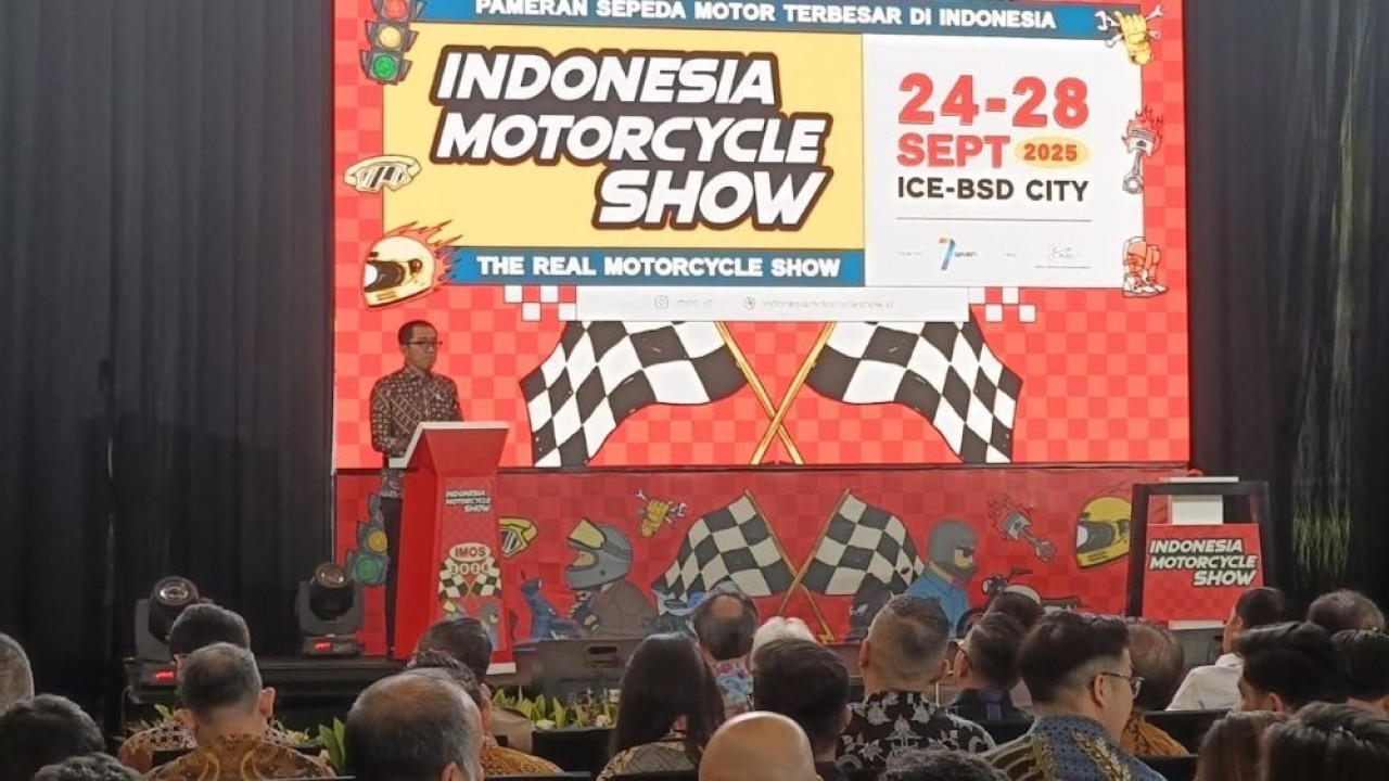 Wakil Menteri Perindustrian (Wamenperin) Faisol Riza secara resmi membuka IMOS 2025, pada Rabu, 24 September 2025. (Foto: Adiantoro/NTV)