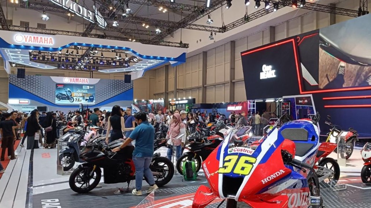 Pengunjung IMOS 2025 melampaui target. (Foto: Adiantoro/NTV)