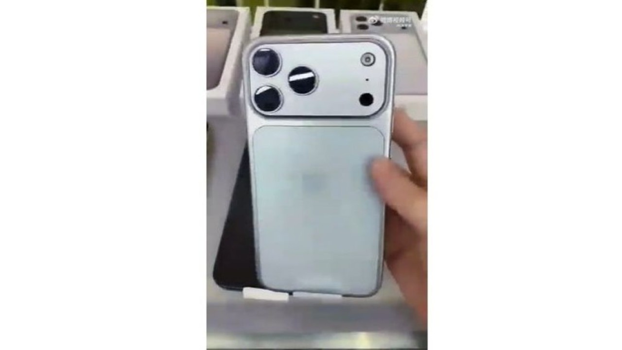 Video singkat menampilkan iPhone 17 Pro Max asli beredar di China. (Foto: Tangkapan layer via GSM Arena)