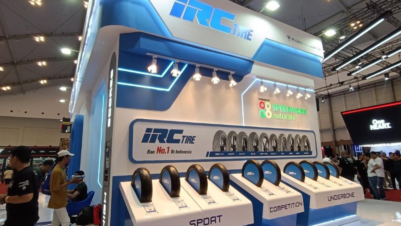 IRC Tire menampilkan ban terlengkap dan aktivitas seru di IMOS 2025. (Foto: Adiantoro/NTV)