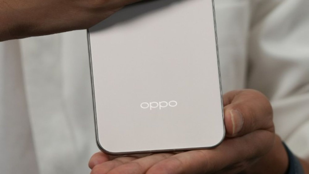 Seri Oppo Find X9 dalam warna titanium. (Foto: Istimewa via Gizmochina)