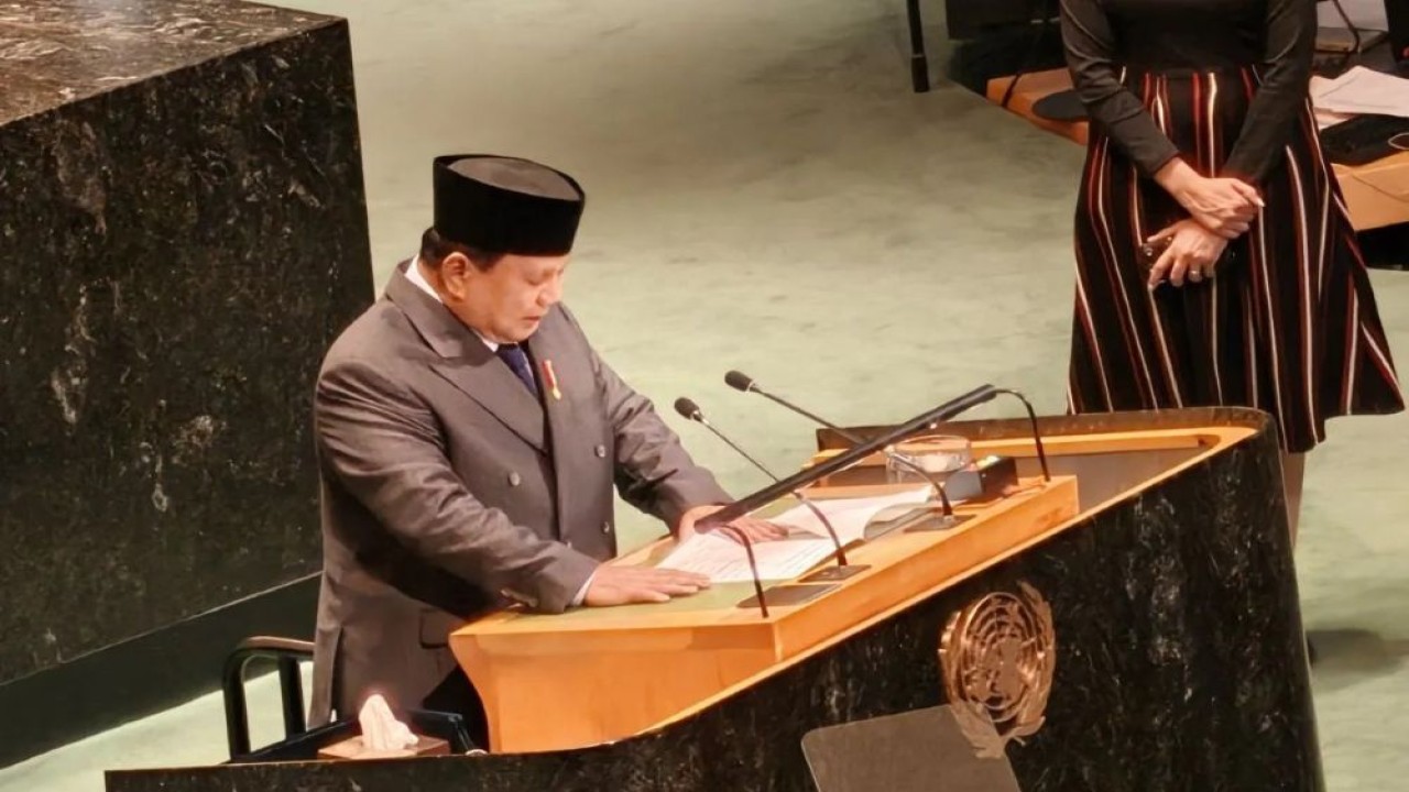 Presiden Prabowo Subianto memberikan pernyataan dalam Konferensi Tingkat Tinggi (KTT) Solusi Dua Negara yang digelar di Markas Besar Perserikatan Bangsa-Bangsa (PBB), New York, Amerika Serikat, Senin (22/9/2025). (Foto: ANTARA/Fathur Rochman)