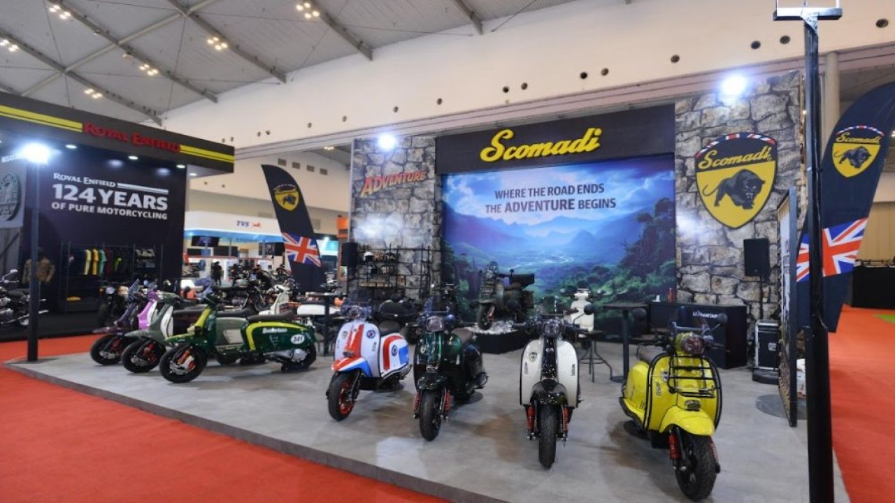 Pengunjung bisa menyaksikan 13 varian skuter di booth Scomadi di IMOS 2025. (Foto: Istimewa)