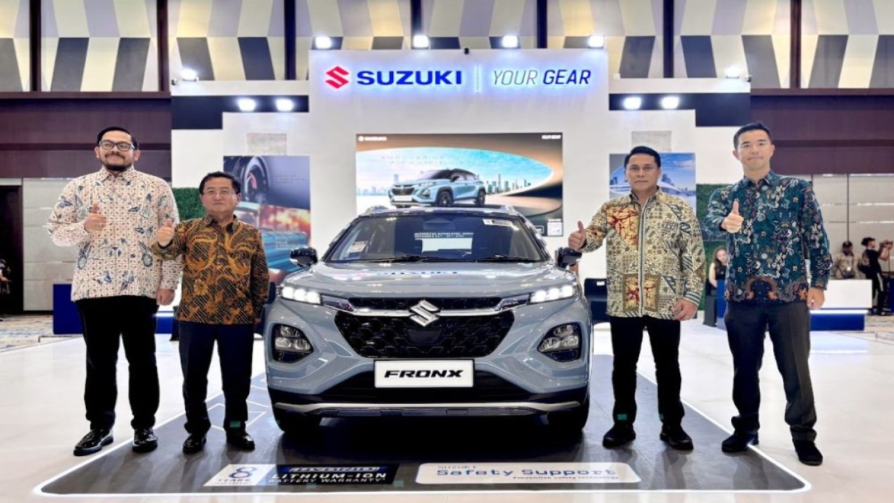 Suzuki menampilkan 3 mobil unggulan dengan konsep SUV di GIIAS Semarang 2025. (Foto: Istimewa)