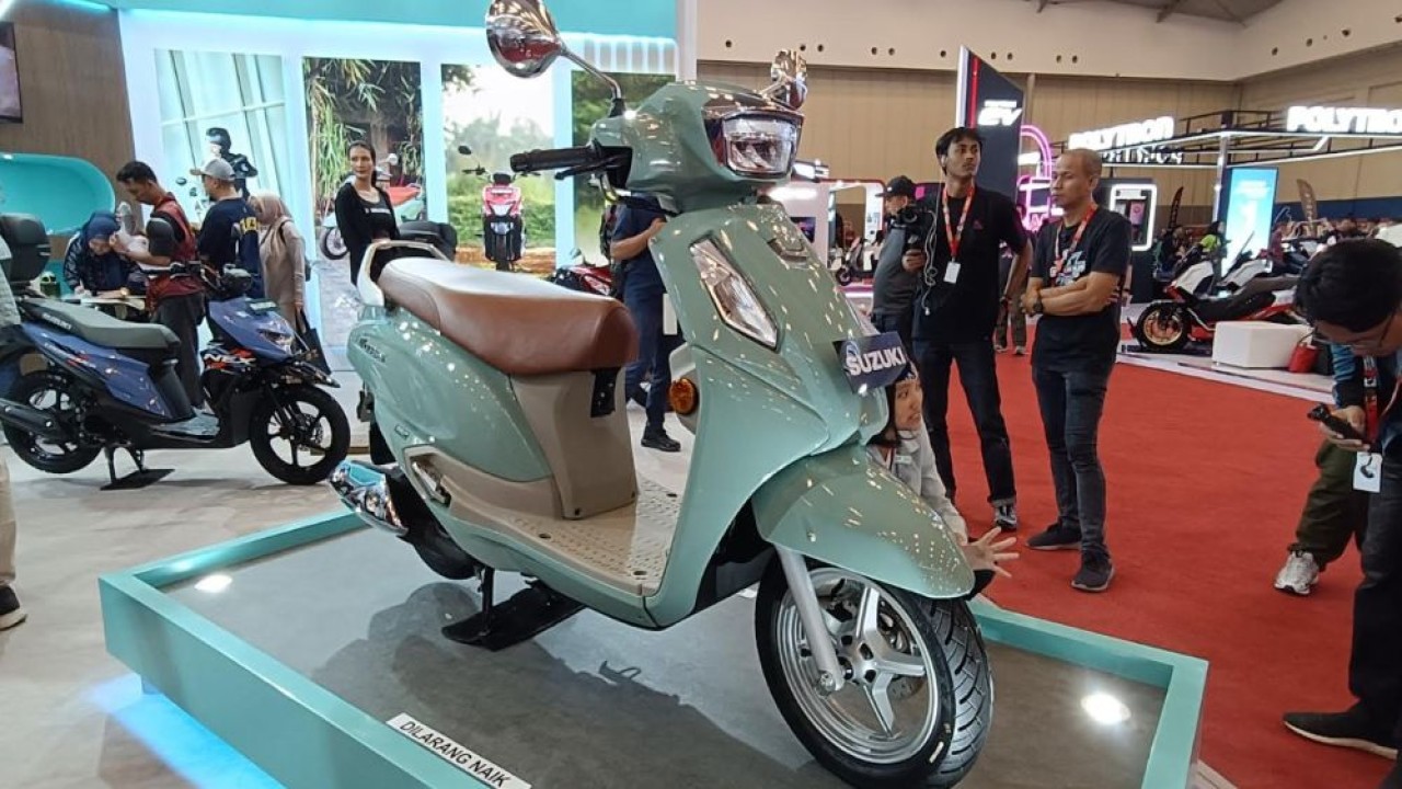 Suzuki Access 125 resmi diluncurkan di pameran sepeda motor IMOS 2025, di BSD City, Kabupaten Tangerang, Banten, Rabu (24/9/2025). (Foto: Adiantoro/NTV)