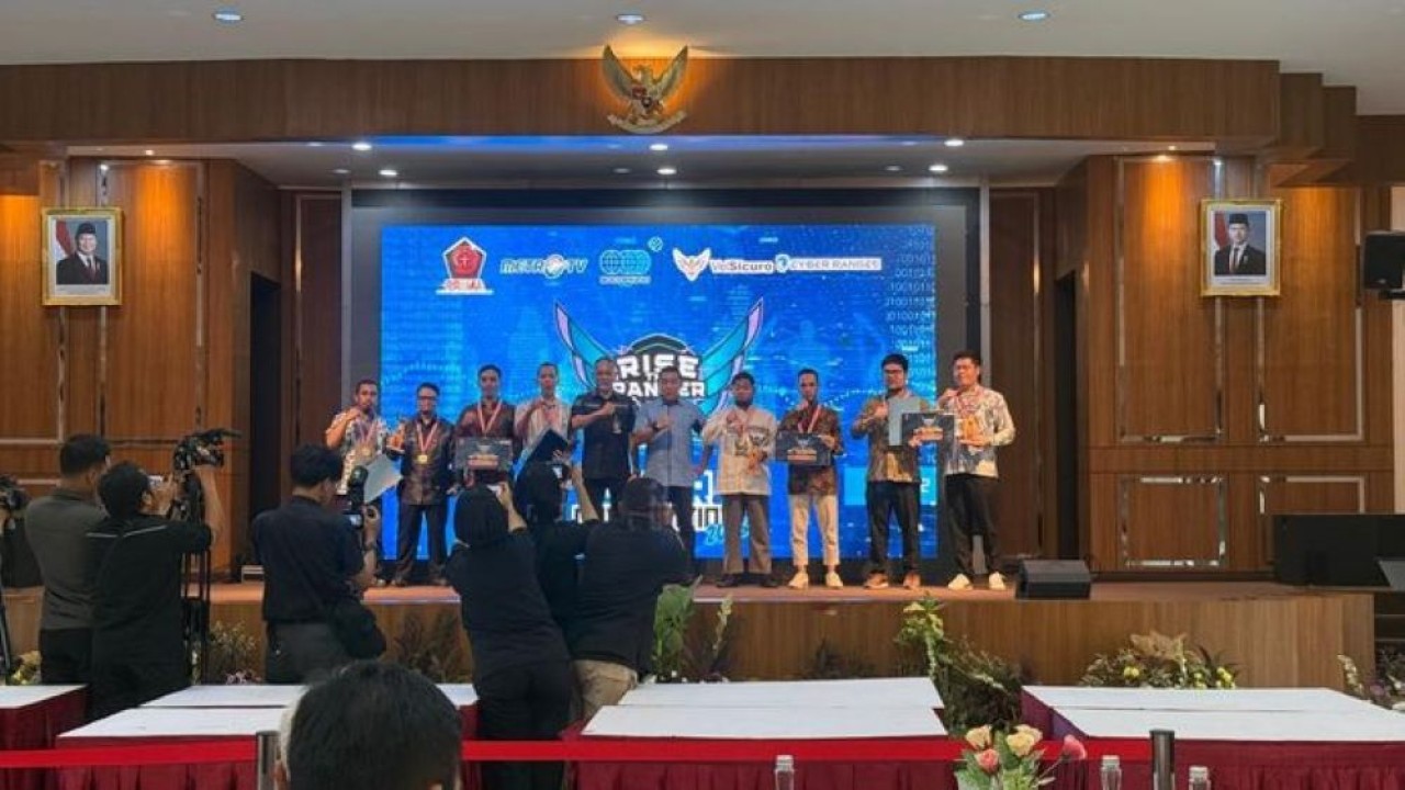 Satuan Siber (Satsiber) TNI telah sukses menyelenggarakan Cyber Competition 2025, sebuah ajang yang ditujukan untuk menjaring para talenta terbaik di bidang siber dari seluruh Indonesia. Kompetisi ini menjadi jembatan untuk membangun kolaborasi yang (dokumentasi)
