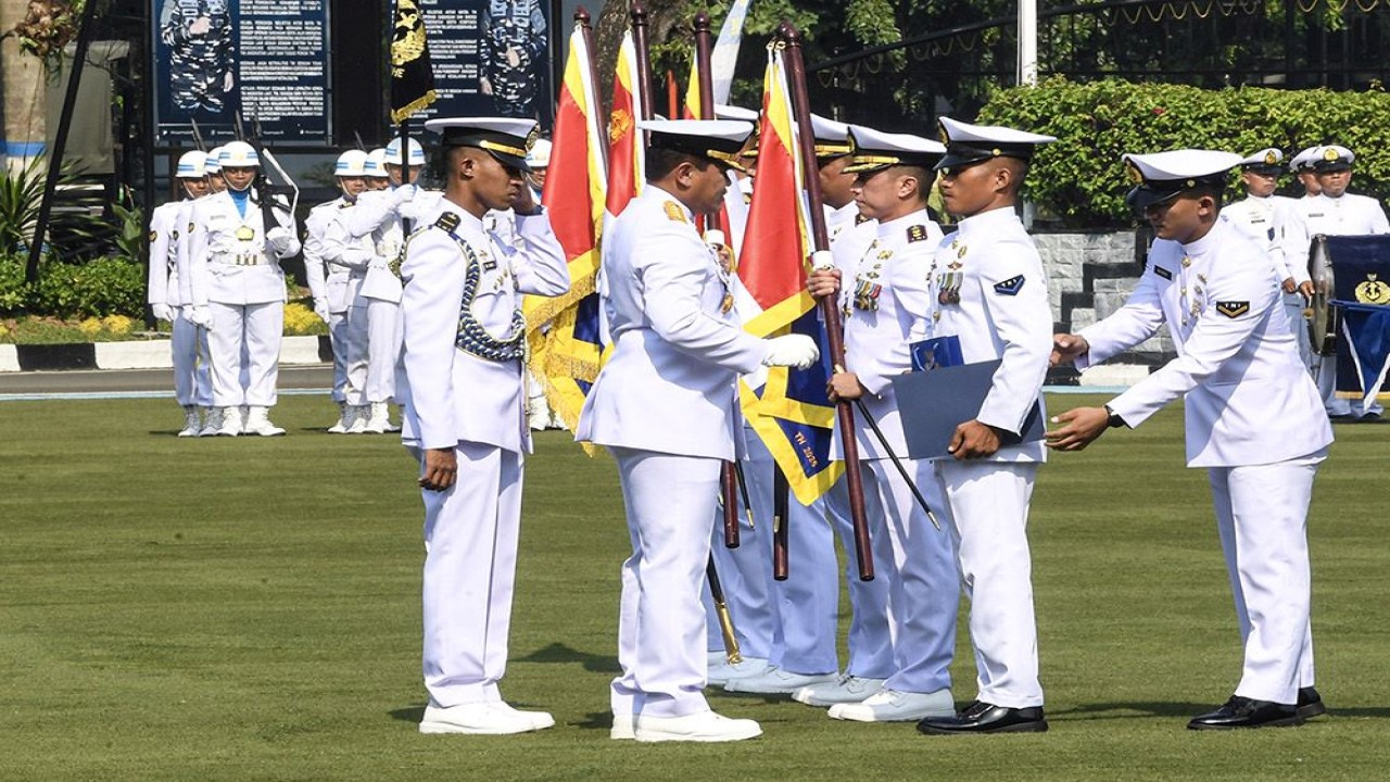 TNI AL melaksanakan upacara HUT ke-80 di Lapangan Arafuru Koarmada Republik Indonesia/ist