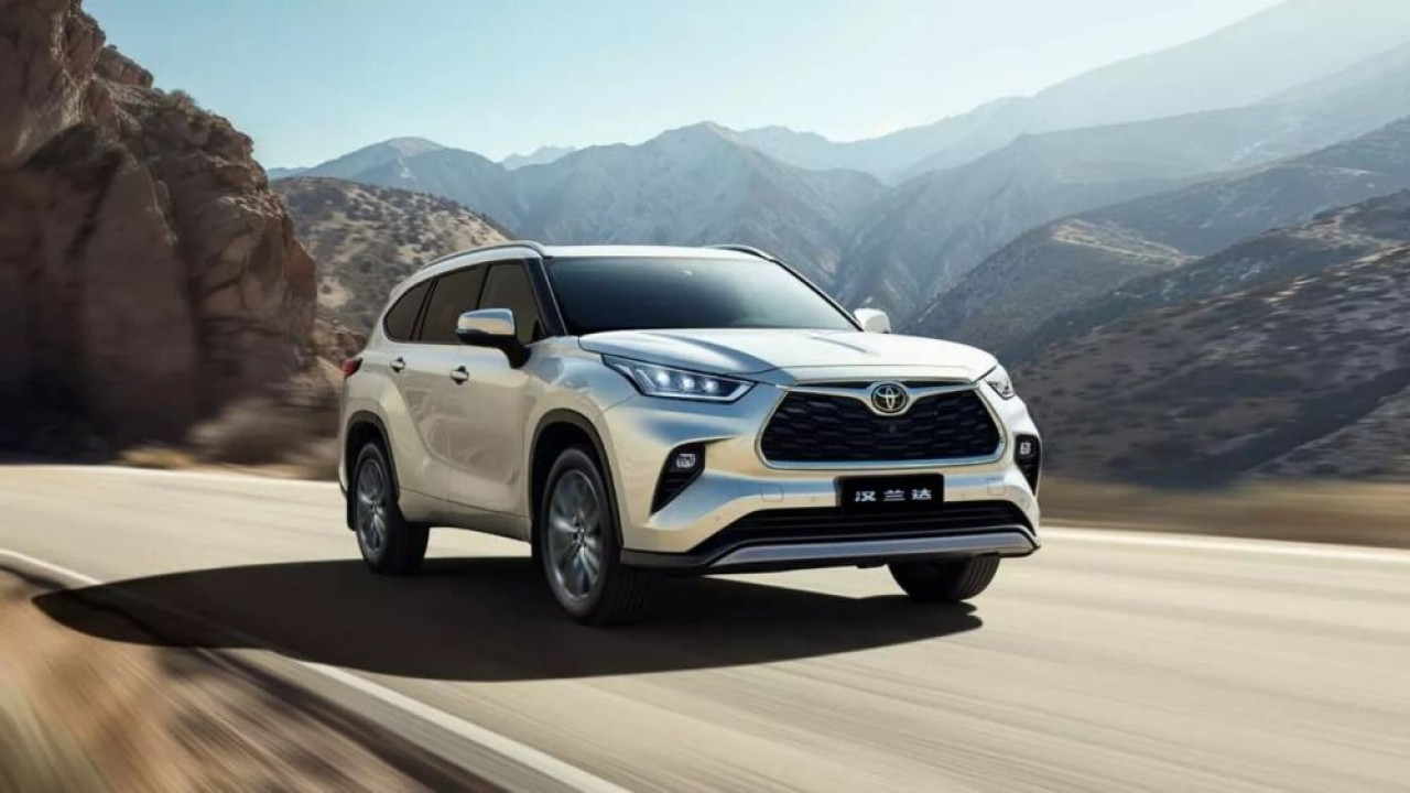 Toyota Highlander di pasar China tampil lebih canggih dibanding versi Amerika. (Foto: Istimewa via Carscoops)