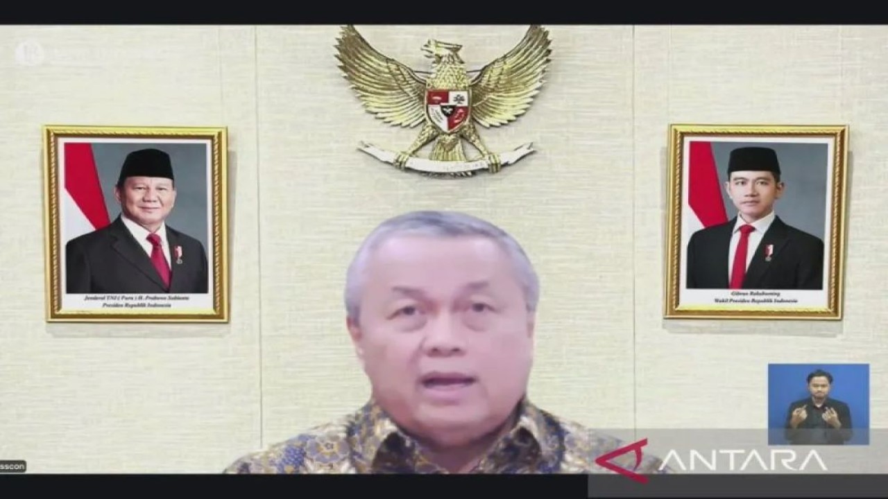 Tangkapan layar Gubernur Bank Indonesia (BI) Perry Warjiyo memaparkan materi konferensi pers Hasil Rapat Dewan Gubernur (RDG) BI Bulan Oktober 2025 secara daring, di Jakarta, Rabu (22/10/2025). ANTARA/Rizka Khaerunnisa