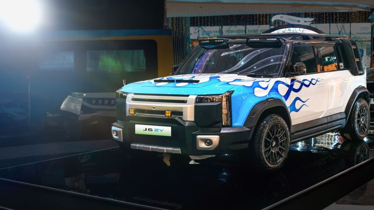 Chery J6 Modifikasi Karya Celloz ZXZ sebagai Super Giveaway di IMX 2025. (Foto: Istimewa)