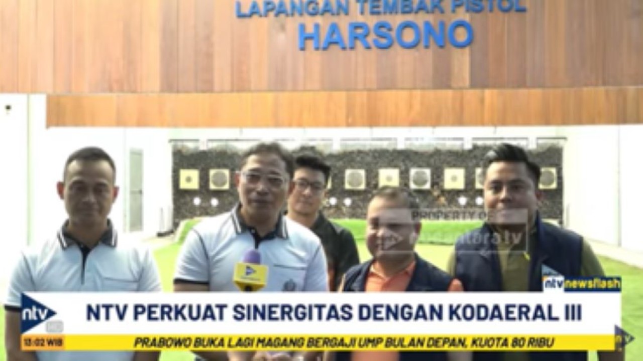 Komandan Kodaeral III Laksamana Muda TNI Uki Prasetia bersama Direksi Nusantara TV Dimpos Tampubolon dan Tommy William Tampubolon serta Pimpinan Redaksi Nusantara TV Abraham Silaban