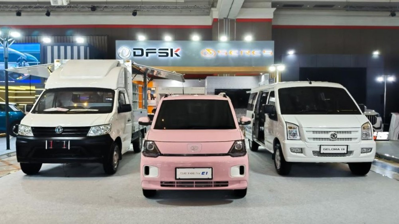 DFSK dan SERES perkuat komitmen mobilitas di Jawa Barat lewat GIIAS Bandung 2025. (Foto: Istimewa)