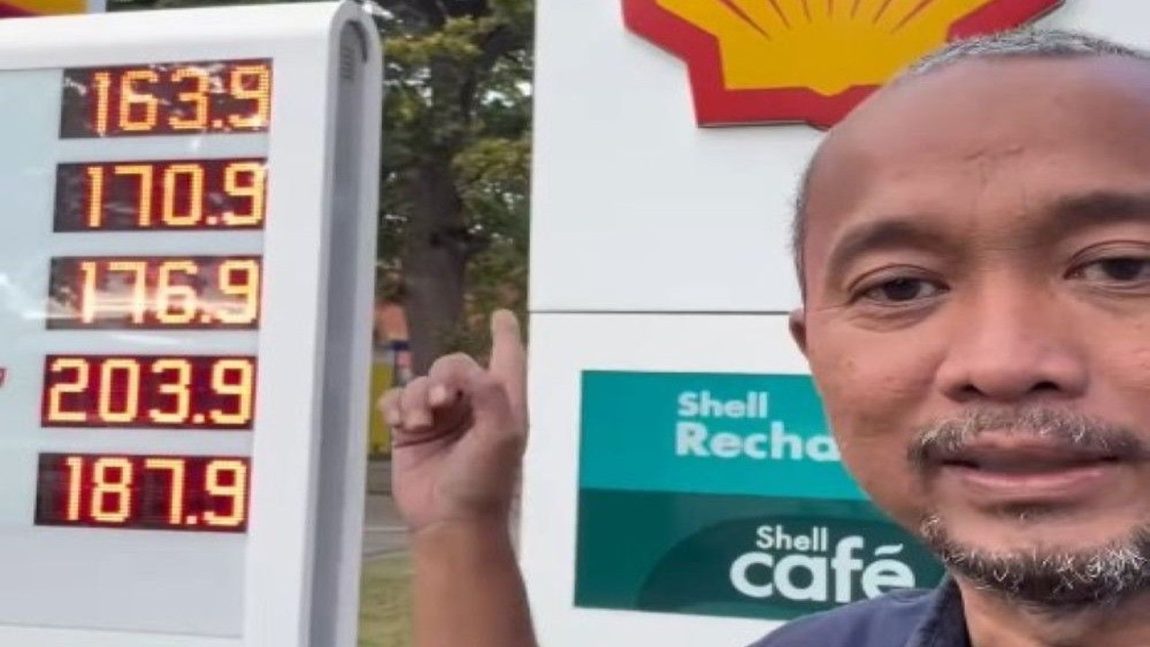 Influencer otomotif Fitra Eri membagikan SPBU Shell masih lengkap di Jerman. (Foto: Istimewa/Tangkapan layar Instagram @fitra.eri)