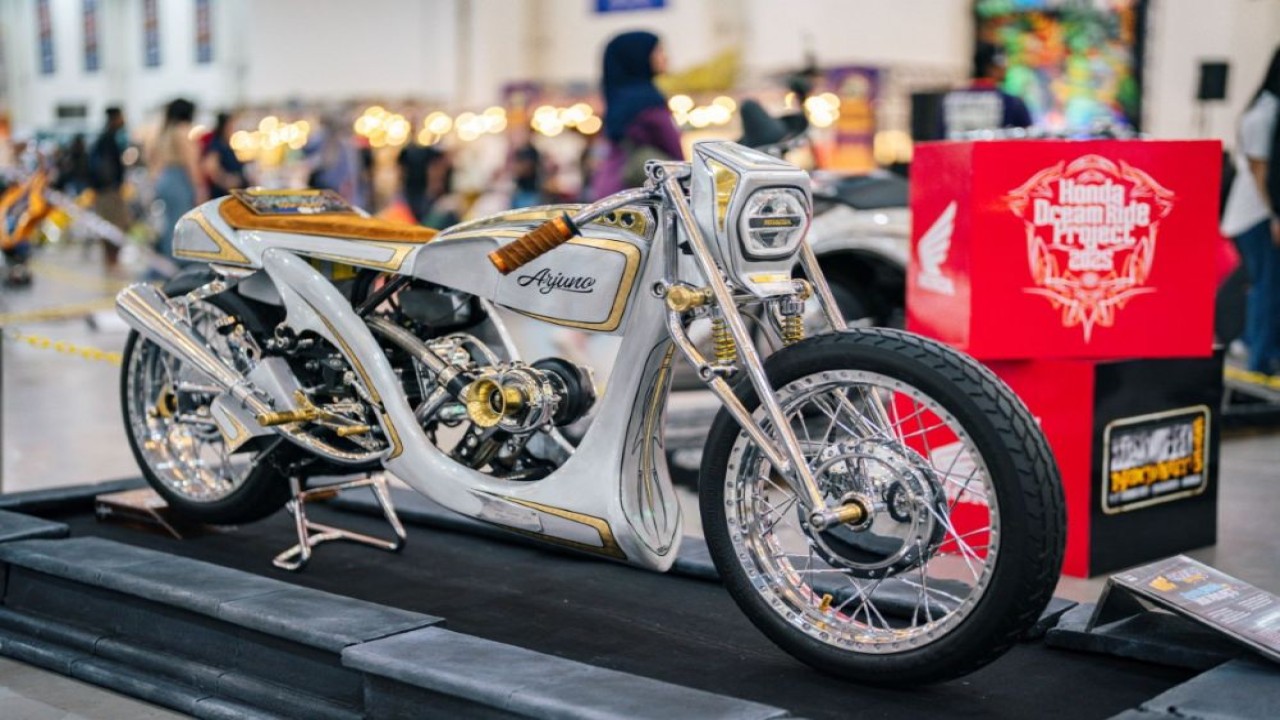 Salah satu motor hasil modifikasi berbasis Honda Stylo 160 karya Vulla Hendrata terpilih untuk tampil di Mooneyes Yokohama Hot Rod Custom Show 2025, pada 7 Desember di Jepang. (Foto: Istimewa/Astra Honda)