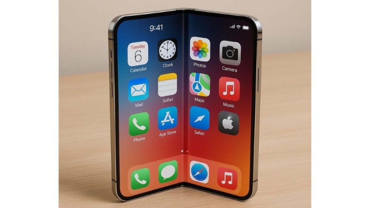 Apple diprediksi akan meluncurkan iPhone lipat pada tahun depan. (Foto: Istimewa via GSM Arena)