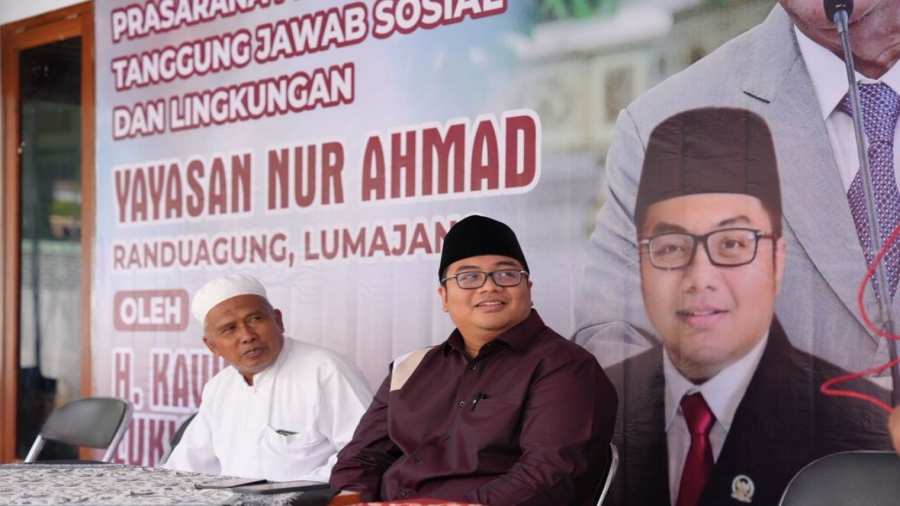 Aggota DPR RI Komisi VI Fraksi Gerindra, Kawendra Lukistian meresmikan bantuan sarana dan prasarana Pendidikan di Yayasan Nur Ahmad, Randuagung, Lumajang, Jawa Timur. (Foto: Istimewa)