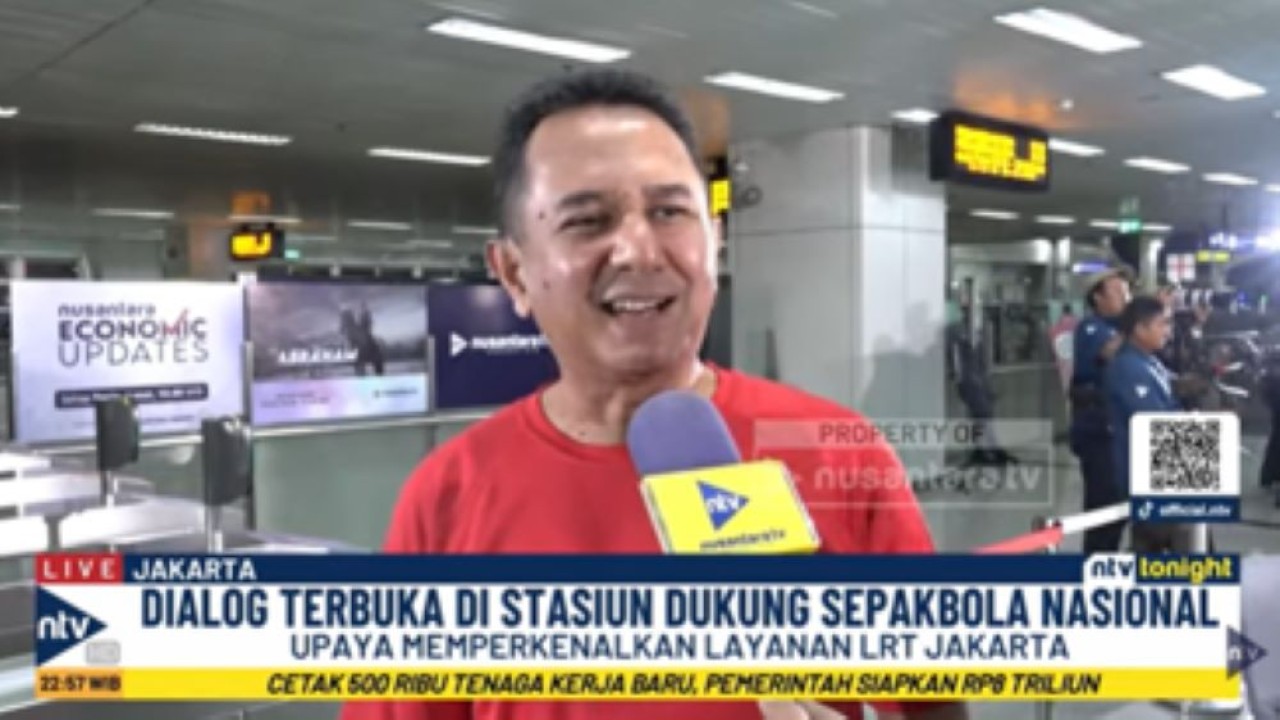 Direktur Utama LRT Jakarta, Roberto Akyuwen
