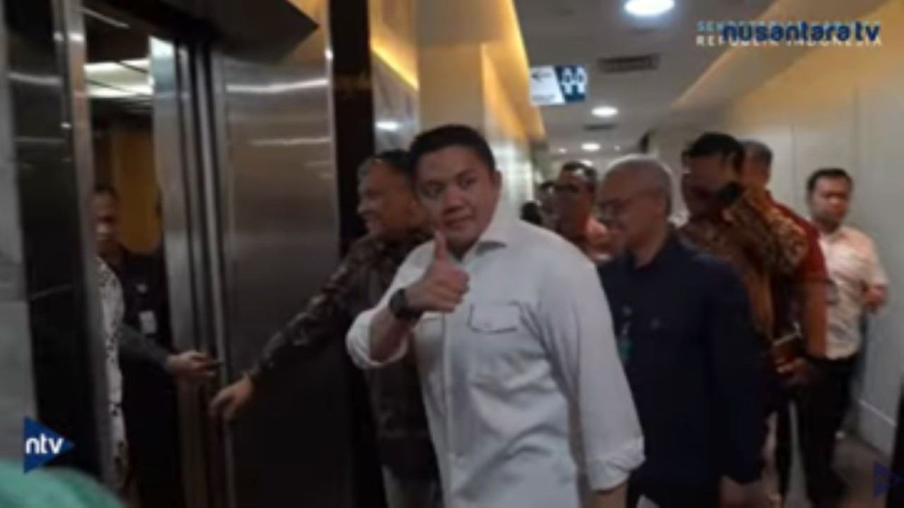 Seskab Teddy Indra Wijaya