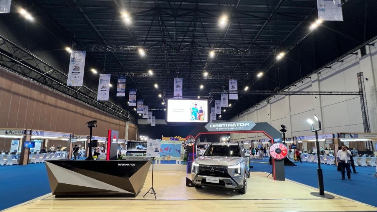 PT Mitsubishi Motors Krama Yudha Sales Indonesia bersama Garuda Indonesia dan Tahilalats berkolaborasi di ajang Garuda Indonesia Travel Fair (GATF) 2025. (Foto: Istimewa/MMKSI)