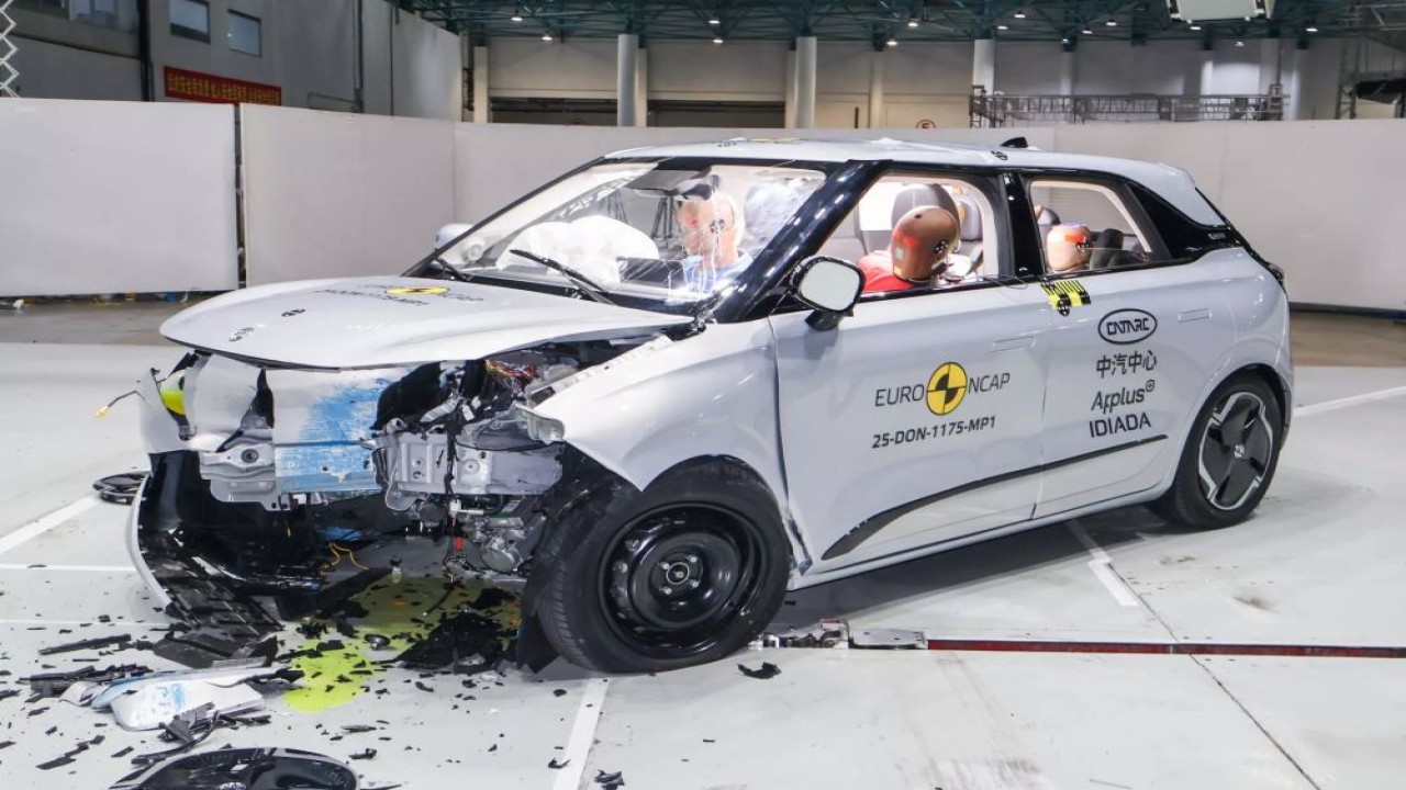 Mobil listrik China Dongfeng Nammi Box hancur saat uji tabrak Euro NCAP. (Foto: Istimewa via Carscoops)