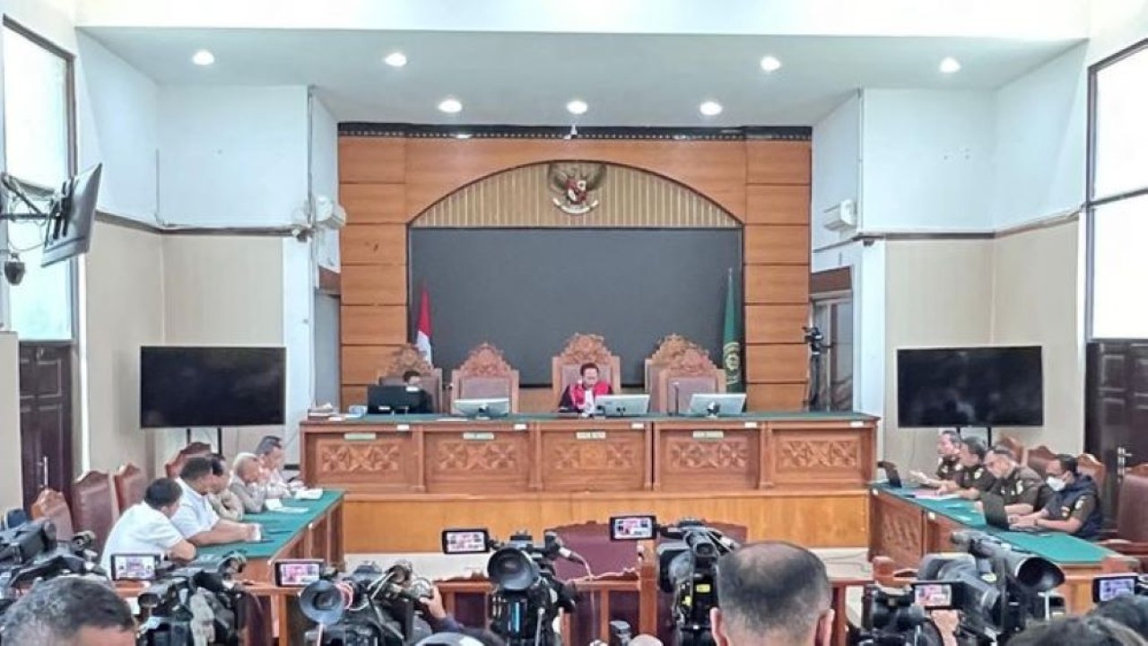 Sidang putusan gugatan praperadilan penetapan tersangka mantan Mendikbudristek Nadiem Makarim. (NTVNews.id)