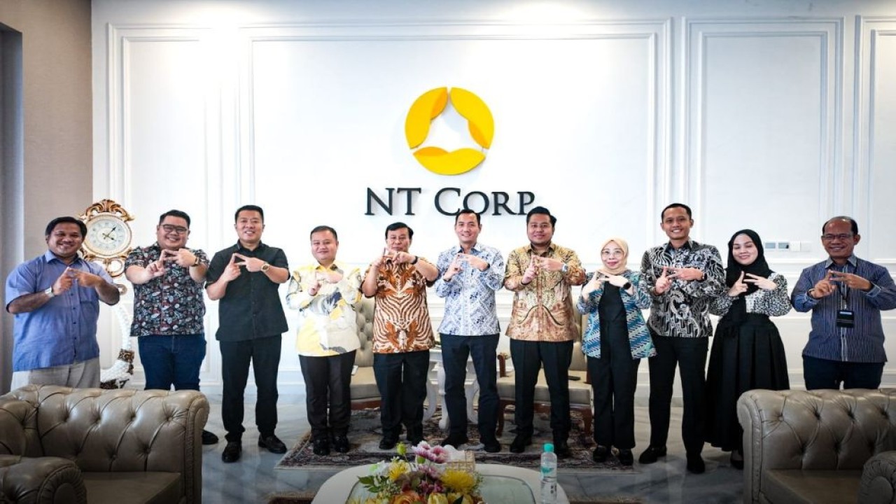 Ketua KPI Pusat, Ubaidillah, bersama sejumlah komisioner melakukan audiensi dengan Presiden Komisaris NT Corporation, Nurdin Tampubolon dan jajaran direksi Nusantara TV, di NT Tower, Pulomas Selatan, Kayu Putih, Jakarta Timur, pada Selasa, 7 Oktober 2025.