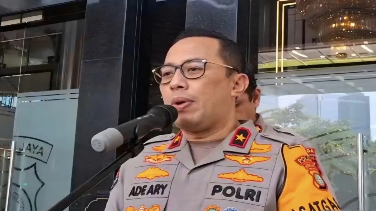 Kabid Humas Polda Metro Jaya, Brigjen Pol Ade Ary Syam Indradi di Jakarta, Kamis (9/10/2025). (Foto: ANTARA/Ilham Kausar)