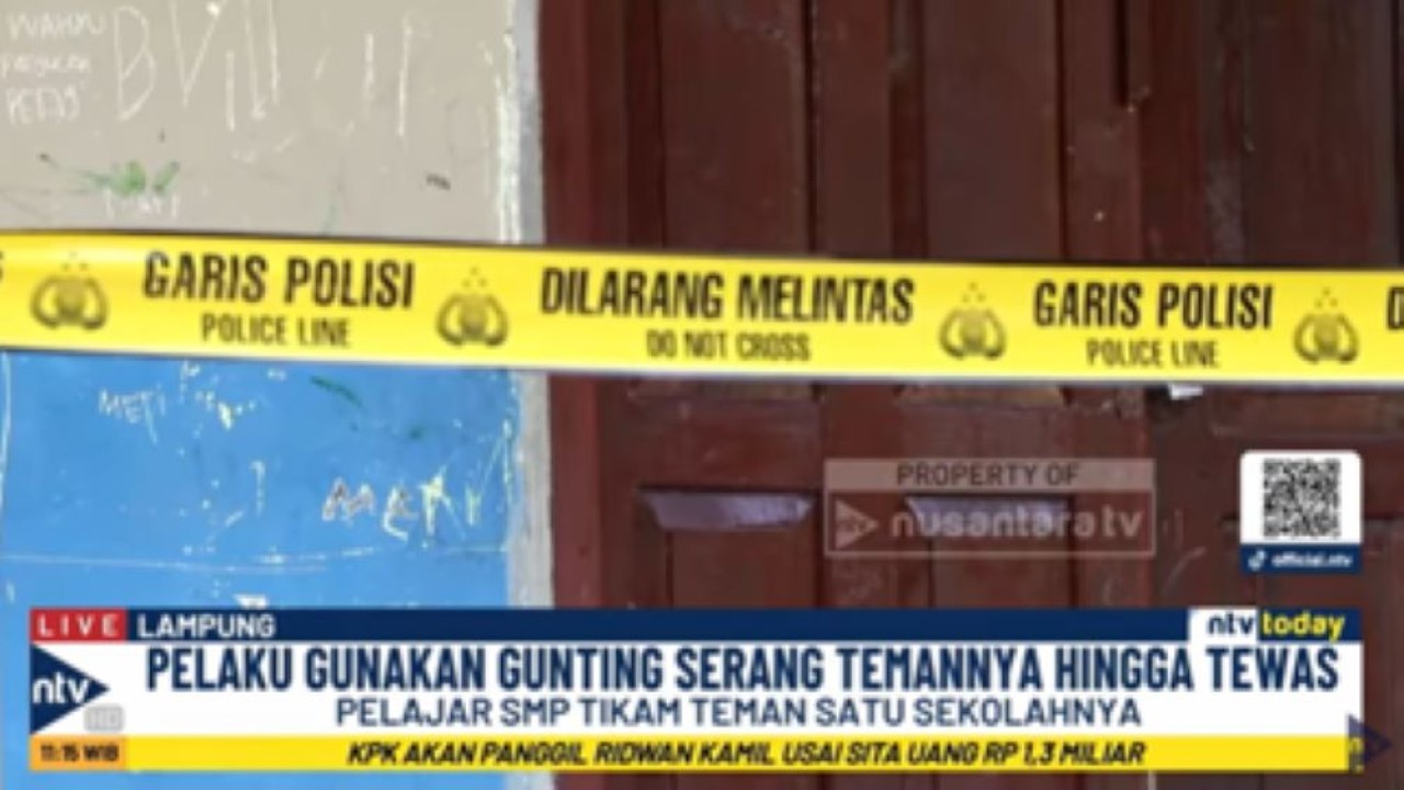 Garis polisi dipasang di pintu kelas tempat kejadian perkara