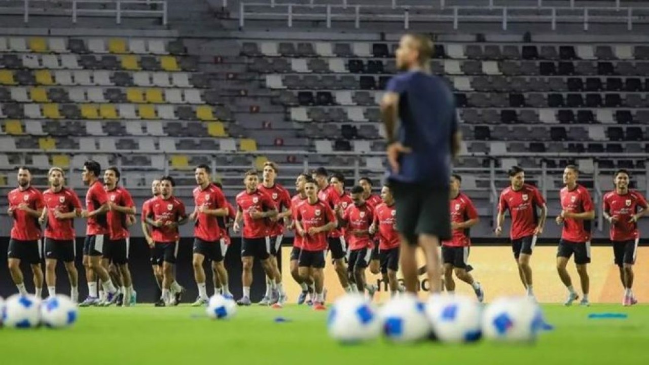 Pesepak bola Timnas Indonesia mengikuti latihan resmi jelang pertandingan Fifa Matchday di Stadion Gelora Bung Tomo, Surabaya, Jawa Timur, Kamis, 4 September 20225 (ANTARA)