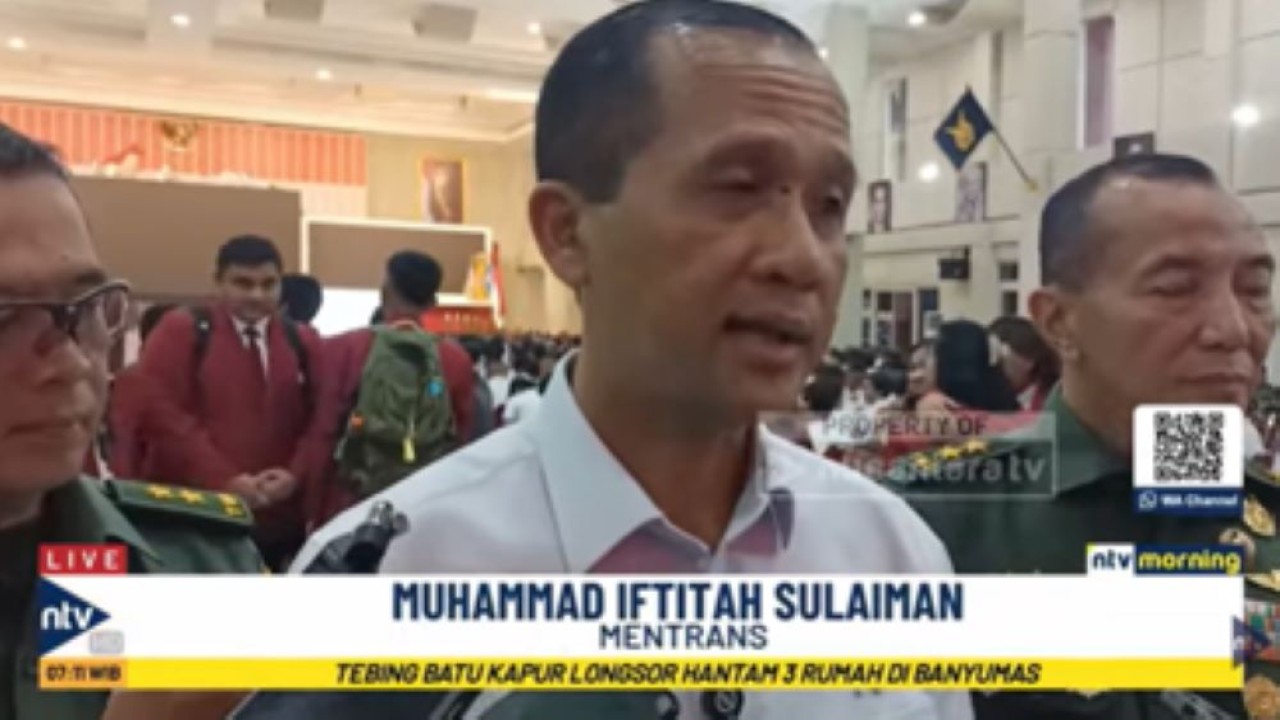 Menteri Transmigrasi Muhammad Iftitah Sulaiman Suryanagara