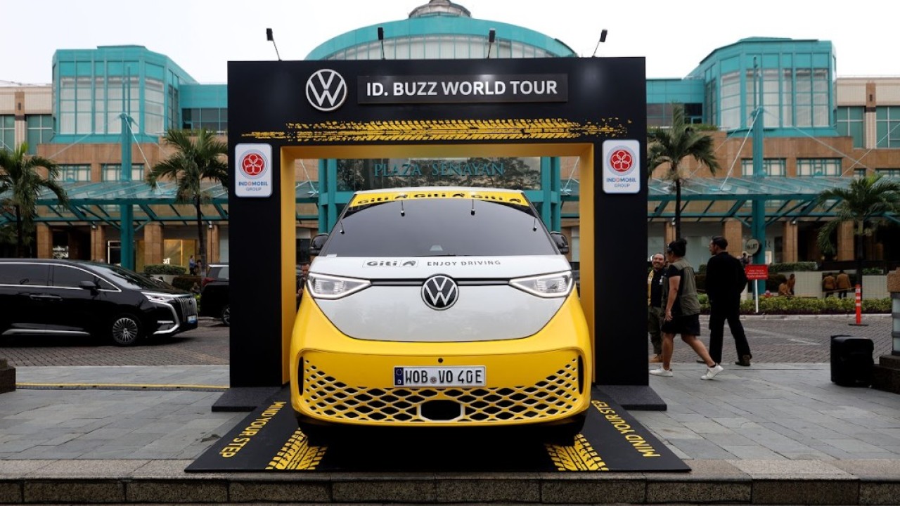 ID. BUZZ World Tour "The Great BUZZ Journey" ekspedisi rekor dunia yang membawa semangat global ke jalanan Indonesia. (Foto: Istimewa)
