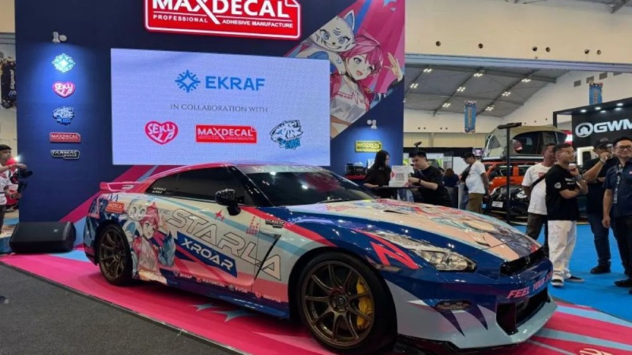 Nissan GTR R35 hasil kolabroasi Max Decal dengan SekuyaEVOS. (Foto: ANTARA/HO-Max Decal)