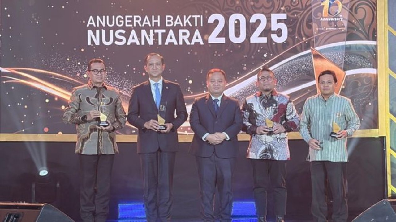Para pemenang Anugerah Bakti Nusantara 2025 bidang Penggerak Ekonomi. (Foto: Ntvnews)