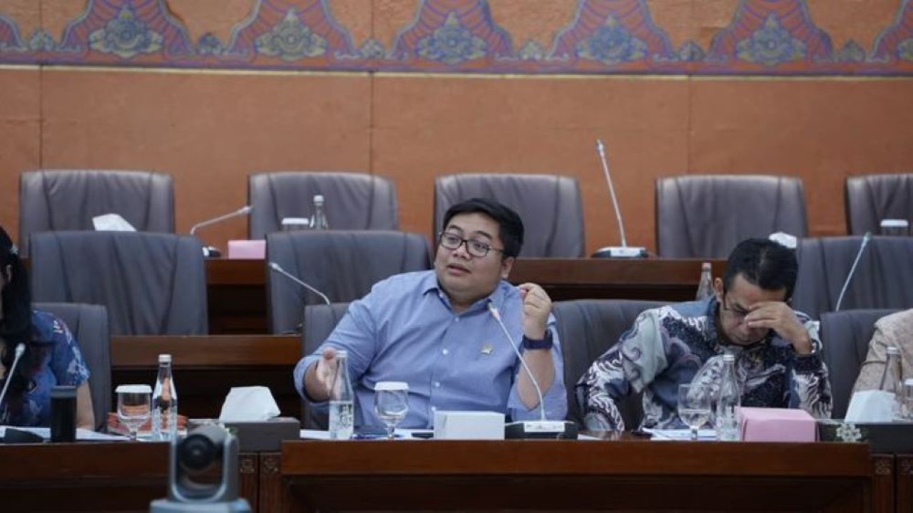 Ketua Umum Gekrafs, Kawendra Lukistian