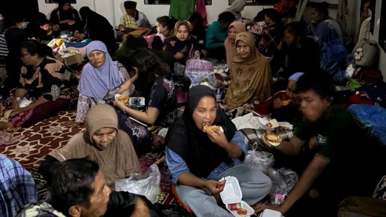 41 SPPG di Sumatra Barat distribusikan 108.029 paket makanan untuk warga terdampak bencana banjir. (Foto: Istimewa)