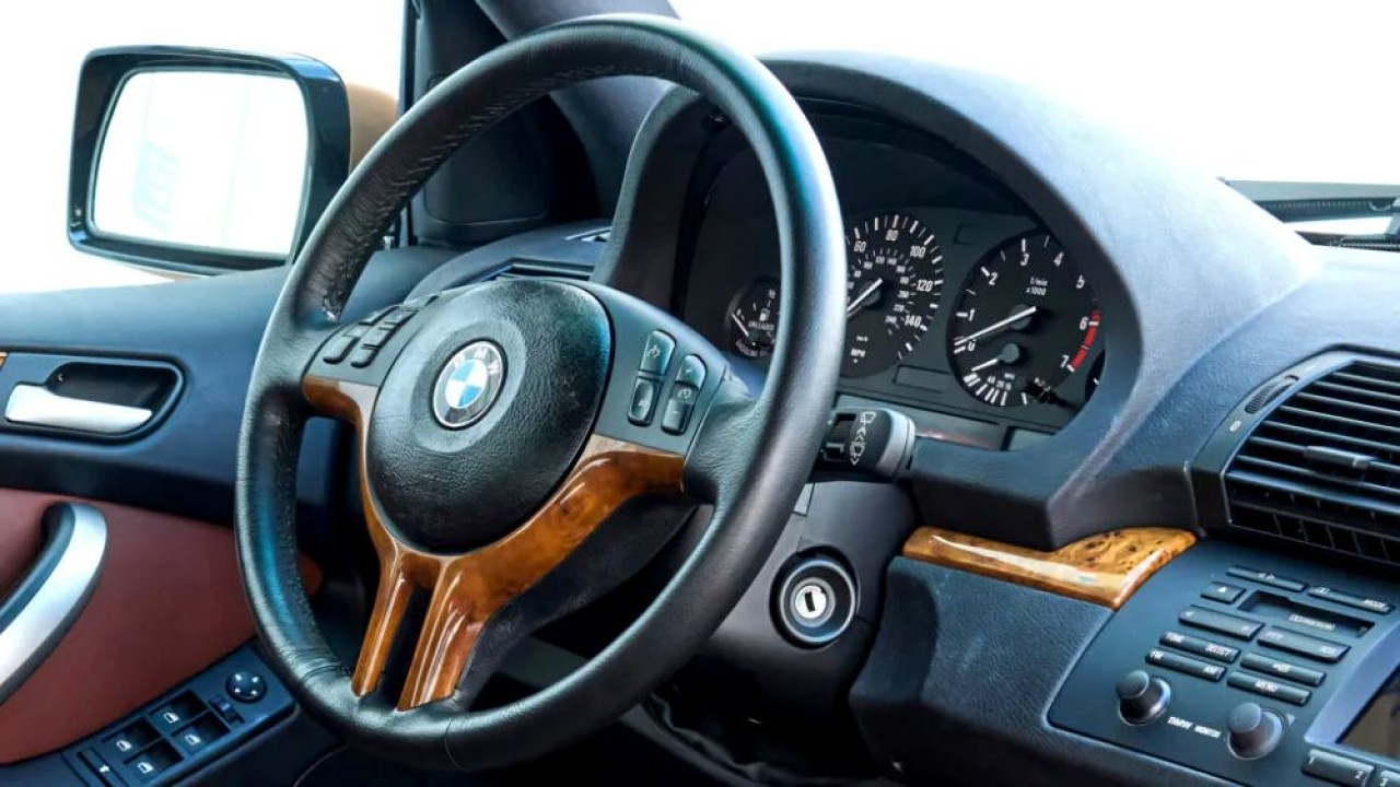 BMW keluarkan peringatan soal airbag Takata yang berisiko meledak. (Foto: Istimewa via Carscoops)