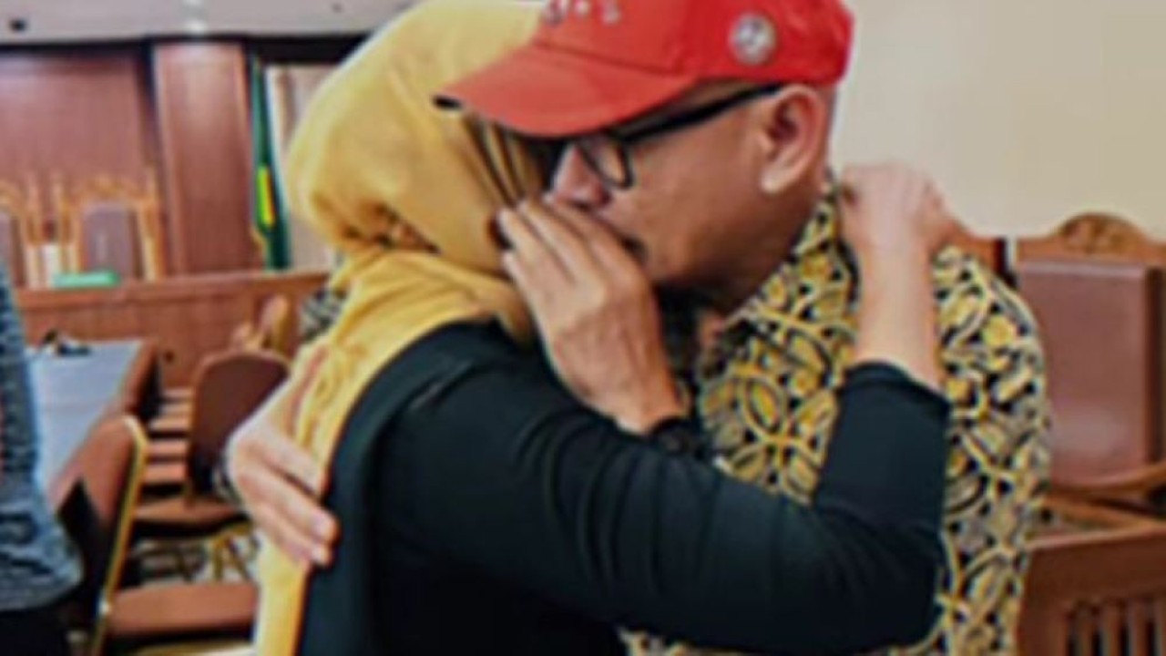 Duta Besar Republik Indonesia (Dubes RI) untuk Inggris, Desra Percaya, menyampaikan rasa syukur yang mendalam atas rehabilitasi yang diberikan Presiden Prabowo Subianto kepada adiknya, Ira Puspadewi (Instagram)