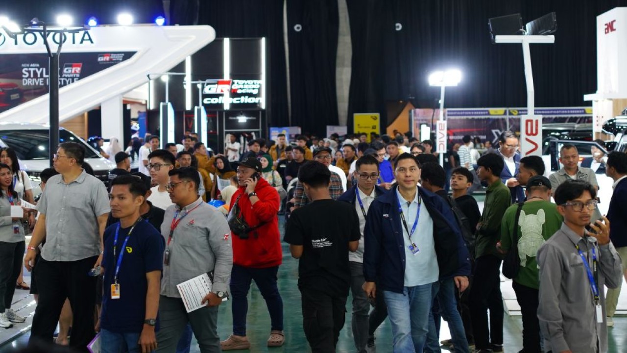 GIIAS Makassar 2025 mencatat antusiasme tinggi dari masyarakat Sulawesi Selatan. (Foto: Dok/Amara Tujuh Perjuangan)