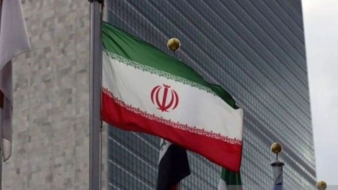 Arsip Foto - Rabu, 8 Januari 2020 Bendera Iran yang berada di markas besar PBB di New York, AS. (Antara)