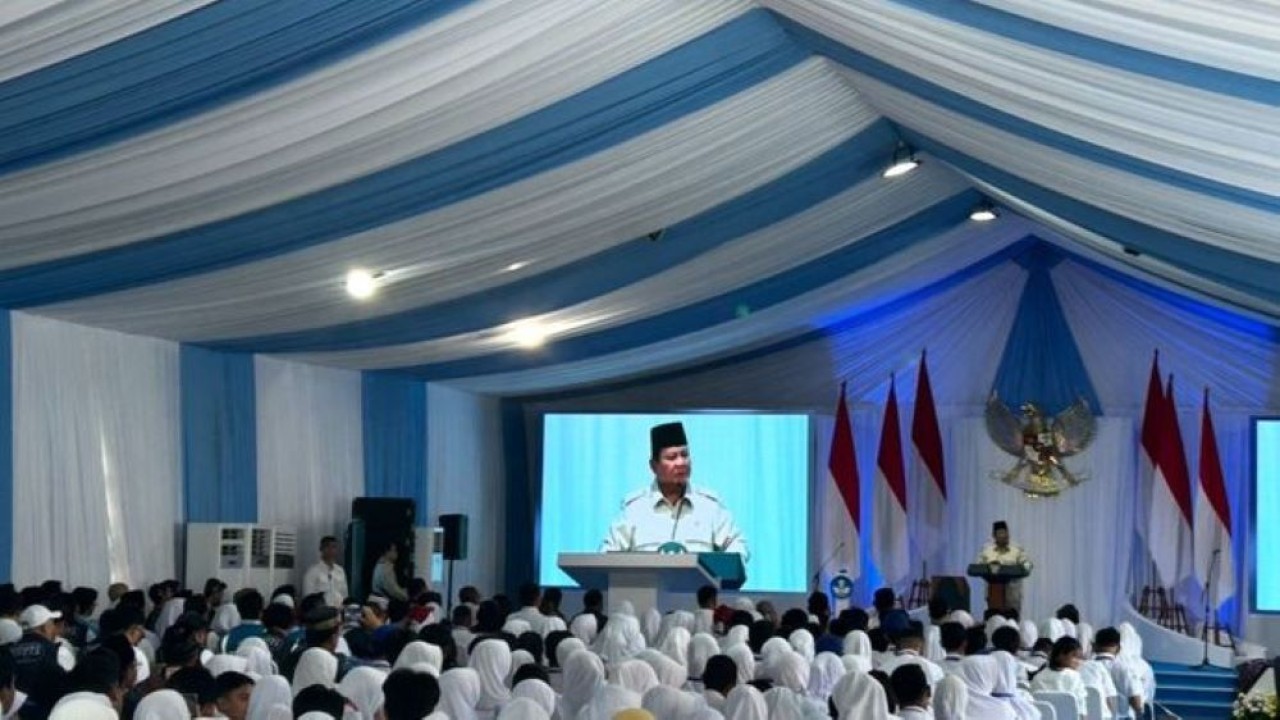 Presiden Prabowo Subianto secara resmi meluncurkan Program Digitalisasi Pembelajaran di SMPN 4 Kota Bekasi