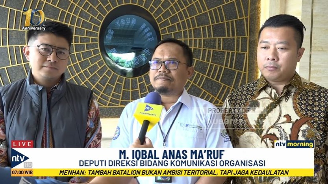Dari kiri: Pemimpin Redaksi Nusantara TV Abraham Silaban, Deputi Direksi Bidang Komunikasi Organisasi BPJS Kesehatan, Iqbal Anas Maruf dan Direktur Nusantara TV Rendy Tampubolon. (Tangkap layar Youtube Nusantara TV)