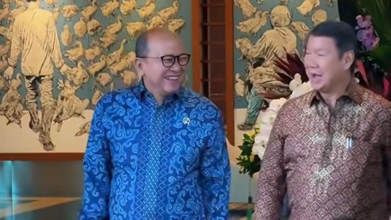 Chief Executive Officer (CEO) Danantara Rosan Roeslani membagikan momen saat menerima kunjungan Ketua Satuan Tugas (Satgas) Perumahan, Hashim Djojohadikusumo.
