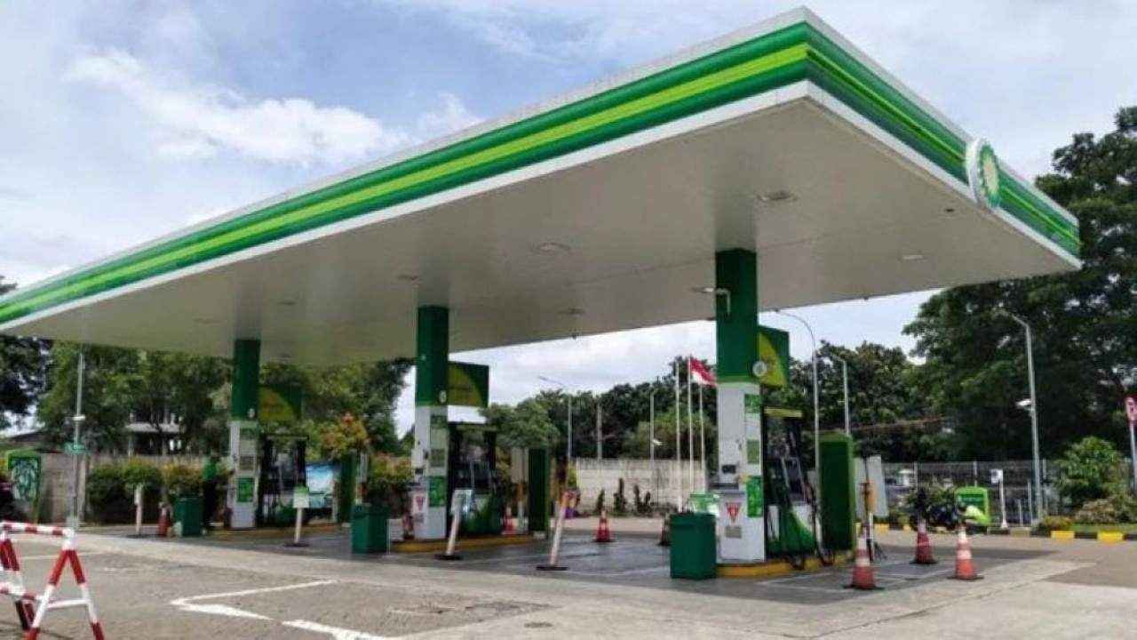 Suasana SPBU BP-AKR terlihat sepi menyusul kelangkaan stok BBM di Jakarta, Kamis 20 November 2025. ANTARA/Juliyanti/aa. (Antara)