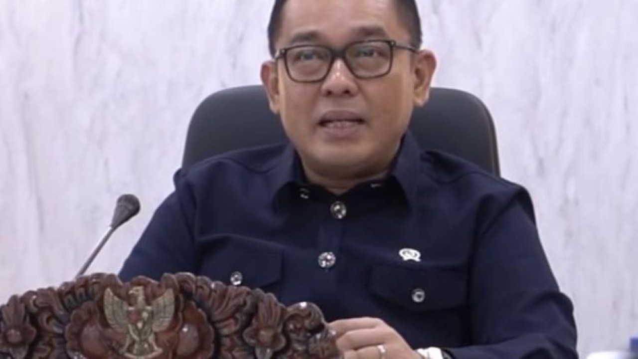 Wakil Menteri Investasi dan Hilirisasi/Wakil Kepala BKPM Todotua Pasaribu menerima audiensi jajaran pengurus Asosiasi Industri Minuman Ringan (Asrim) dan Asosiasi Perusahaan Air Minum Dalam Kemasan Indonesia (Aspadin).