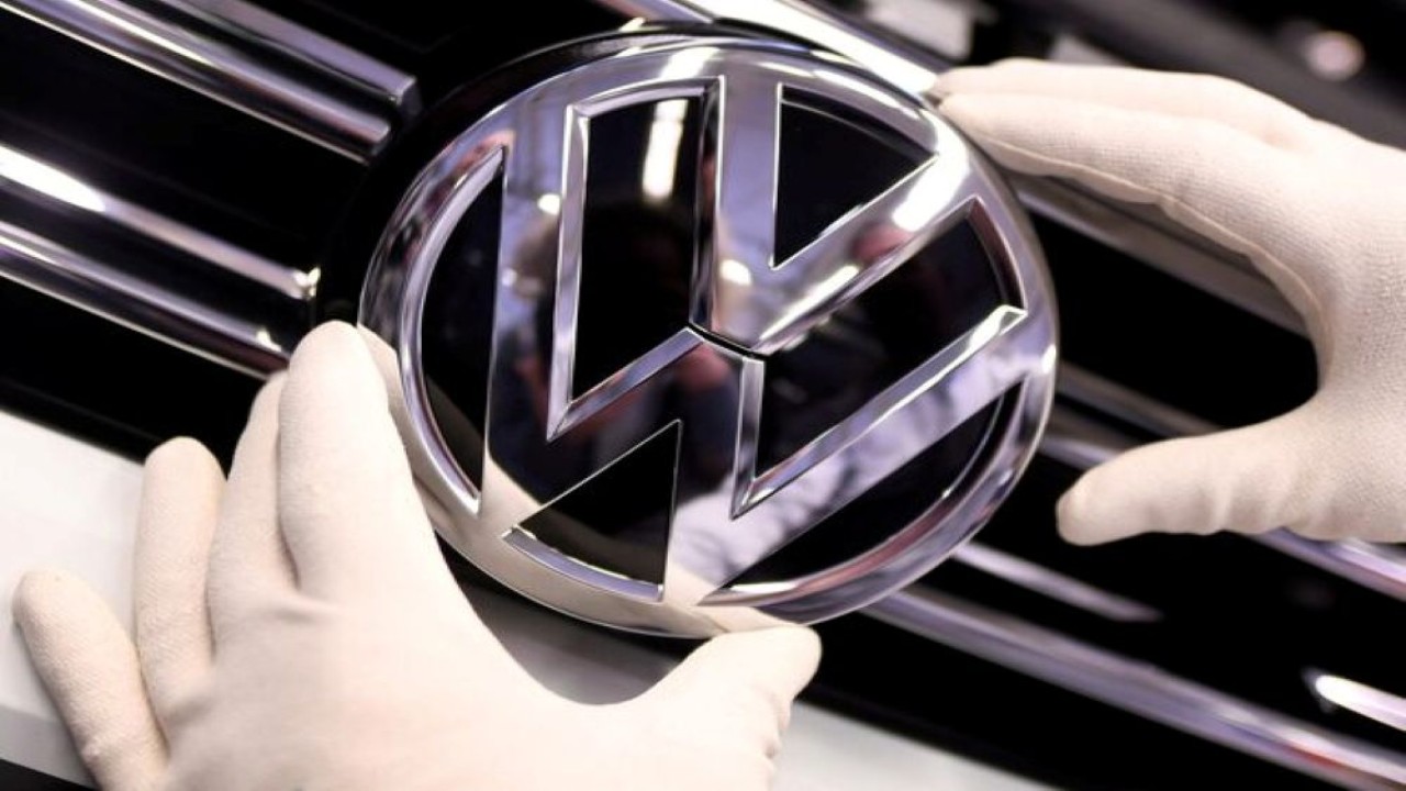Ilustrasi. Logo Volkswagen. (Foto: Fabian Bimmer/Reuters)