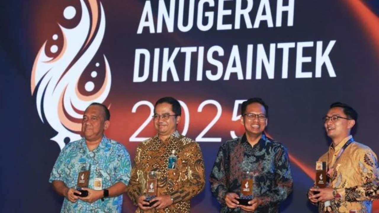PT Bank Negara Indonesia (Persero) Tbk atau BNI meraih penghargaan Most Strategic Partner for Digital Campus Financial Ecosystem pada ajang Anugerah Diktisaintek 2025/ist