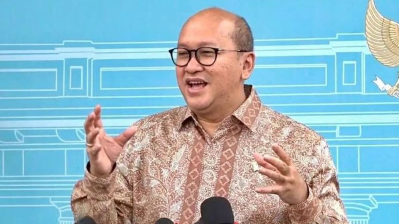 Menteri Investasi dan Hilirisasi sekaligus CEO Danantara Rosan Roeslani memberikan keterangan pers di Kompleks Istana Kepresidenan, Jakarta, Rabu 17 Desember 2025 (ANTARA/Cahya Sari) (Antara)