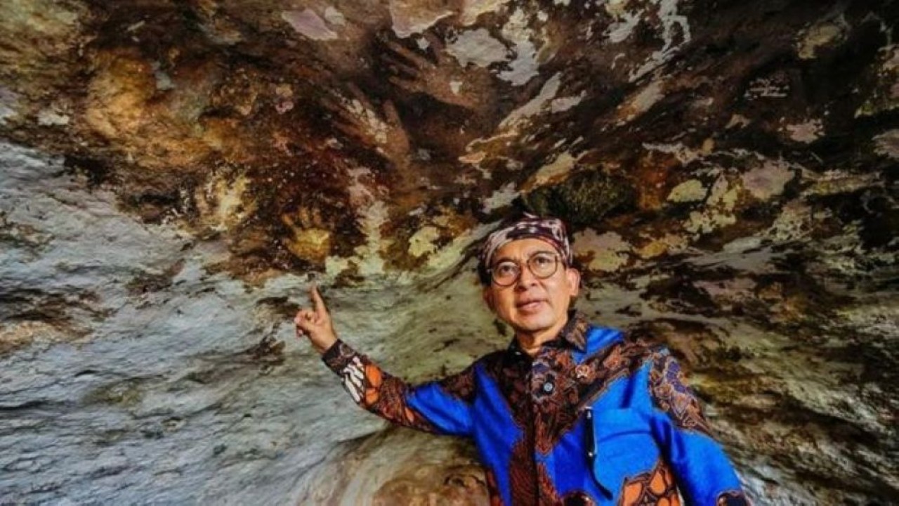 Menteri Kebudayaan Fadli Zon mengunjungi Situs Gua Mananga Marapu di Sumba Timur, Nusa Tenggara Timur, Sabtu 27 Desember 2025. (Foto: ANTARA/HO-Kementerian Kebudayaan/pri)