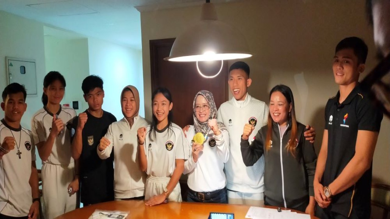 Manajer, Pelatih dan Atlet Kickboxing Indonesia