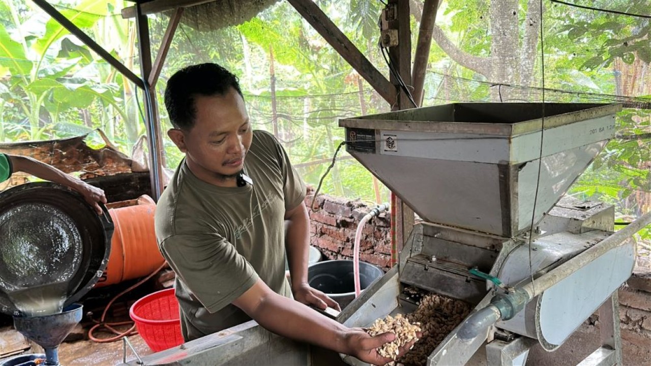 Program MBG Bawa Berkah bagi Perajin Tempe di Madiun